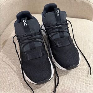 On Cloud Nova Womens Black Running Shoes size 9